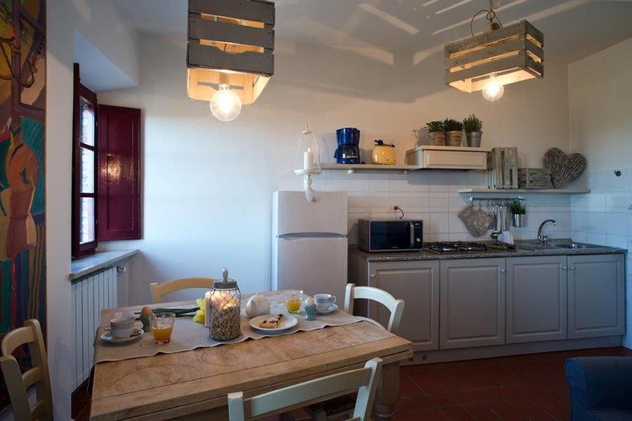 Agriturismo Santa Vittoria Volterra Bagian luar foto