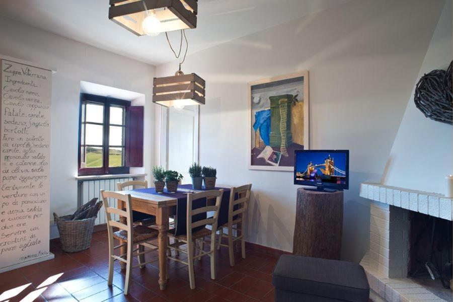 Agriturismo Santa Vittoria Volterra Bagian luar foto